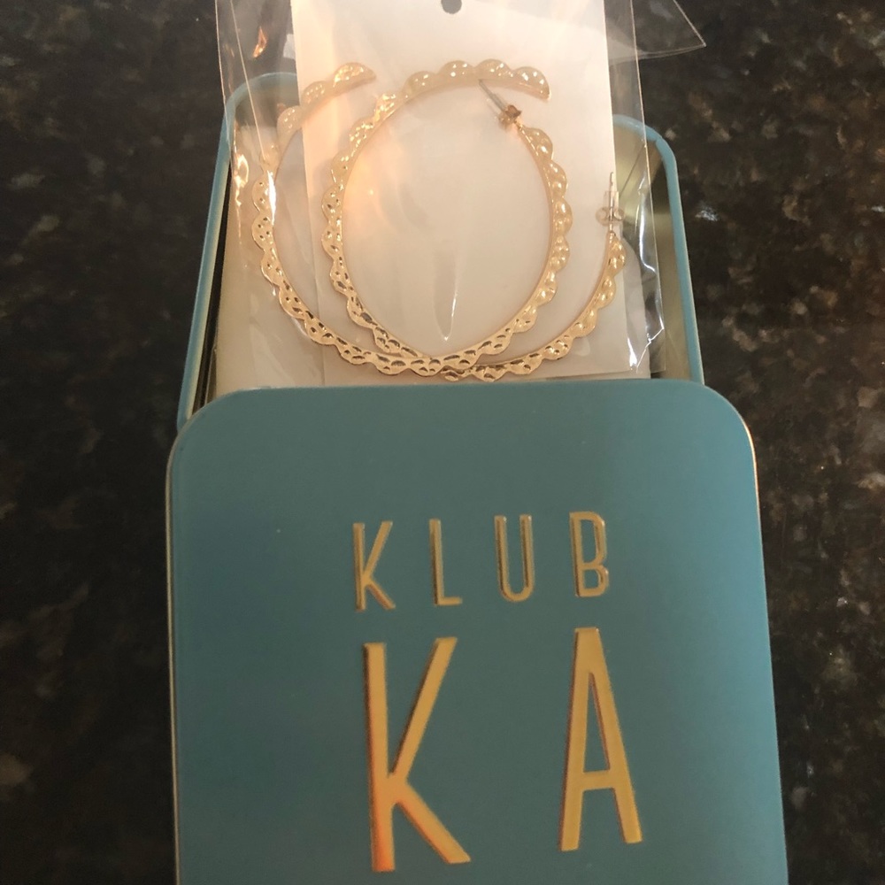 Kinsley Armelle Gold Hoops